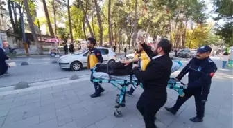 TARTIŞTIĞI KİŞİYİ BIÇAKLADI; O ANLAR KAMERADA