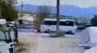 Yolcu minibüsünün çarptığı asfaltlama işçisi hayatını kaybetti (2)