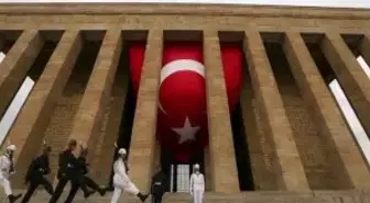 10 Kasım resmi tatil mi, okul var mı? Atatürk'ü Anma Günü 10 Kasım tatil mi ve hangi güne denk geliyor?