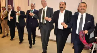 4 bin kişinin katıldığı düğünde Vali Akbıyık da halay çekti