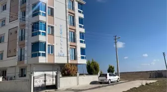 Balkondaki anne ile oğlu maganda kurşunu ile yaralandı