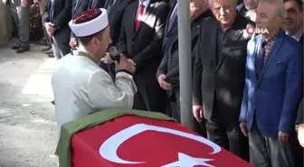 Almanya'daki ırkçı saldırıda kızları ve torunlarını kaybetmişti... 'Bilge Ana' Mevlüde Genç, acısını kalbine gömdüğü evlatlarının yanına defnedildi