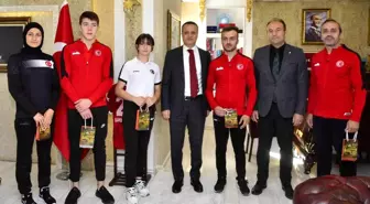 Gümüşhane'de dünya şampiyonları altınla ödüllendirildi