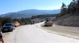 Osmaneli Kaymakamı Yüksel Ünal yol çalışmalarını yerinde inceledi
