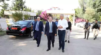 Vali Pehlivan Mezitli Belediye Başkanı Tarhan ile bir araya geldi