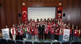 Vali Yılmaz'dan gönüllü gençlere: 'Küçüklerinize örnek olacaksınız'