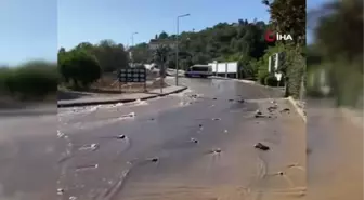 İsale hattı patladı, caddeler göle döndü