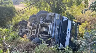 Kocaeli'de beton mikseri devrildi: 1 yaralı