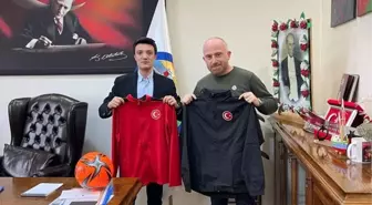 Türkeli Belediye Esnafspor'a malzeme desteği