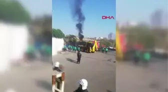 İSTANBUL-BAYRAMPAŞA'DA HAL ESNAFI YÖNETİMİN TOPLATMAK İSTEDİĞİ BOŞ KASALARI YAKTI