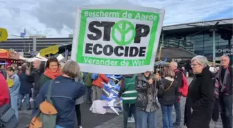 AMSTERDAM - Hollanda'da çevreciler, Amsterdam Schiphol Havalimanı'nı protesto etti