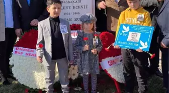 Bülent Ecevit, 16'ncı ölüm yılında mezarı başında anıldı