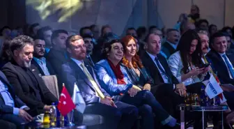 Okan Bayülgen'den Togg'un dev ekranı için öneri