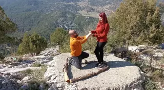 Konya'da doğasever mühendis, kız arkadaşına 1700 rakımda evlilik teklif etti