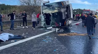 Bolu'da şehirlerarası yolcu otobüsü devrildi: 3 ölü, 32 yaralı