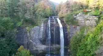 Kırık fay hattının ortaya çıkardığı Suuçtu Şelalesi'nde hazan güzelliği