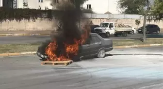 Otomobilini satmak için notere götürecekti! Park halindeki araç yanarak kullanılamaz hale geldi