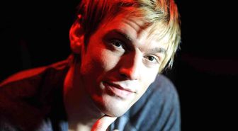 Ünlü şarkıcı Aaron Carter küvette ölü bulundu