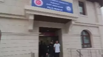 AVCILAR'DA AMBULANS ÇALIŞANLARINA SALDIRAN ŞÜPHELİLER ADLİYEYE SEVK EDİLDİ