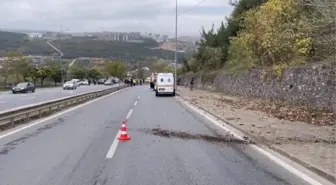 Beton merdivene çarpan hafriyat kamyonunun sürücüsü öldü