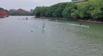 Çin'in Guilin Kentinde Geleneksel Bambu Kano Yarışı Yapıldı