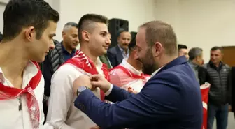 Dualarla asker ocağına uğurlandılar
