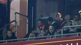 Mauro Icardi ile Wanda Nara, Ofspor maçını beraber izledi