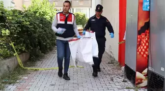 Yeni doğan bebeği poşete koyup 5. kattan aşağı attılar