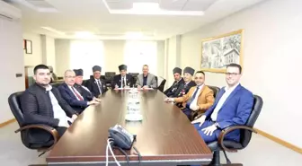 Adapazarı Belediyesi'nden gaziler derneğine minibüs