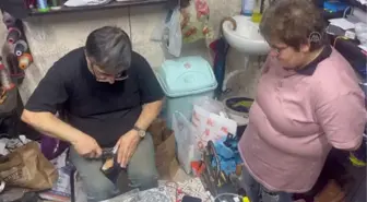 Ayakkabıcı Celil Usta babasından devraldığı mesleği 47 yıldır sürdürüyor