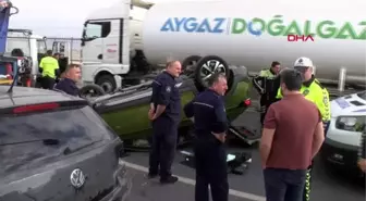 İSTANBUL-BAKIRKÖY'DE KIRMIZI IŞIKTA BEKLEYEN OTOMOBİLE ÇAPAN OTOMOBİL TAKLA ATTI