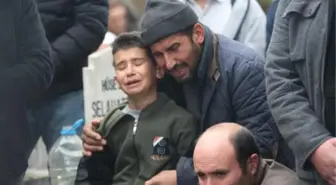 MOTOSİKLETİN KAMYONETLE ÇARPIŞTIĞI KAZADA ÖLEN 2 LİSELİ, TOPRAĞA VERİLDİ