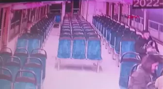 VAPURDA UNUTULAN ÇANTADAN CÜZDAN ÇALAN ŞÜPHELİ KAMERADA