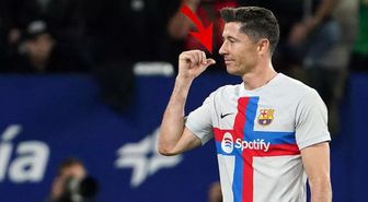Dünya, kırmızı kart gören Lewandowski'nin hakeme yaptığı hareketi konuşuyor! Herkes aynı anlamı çıkardı