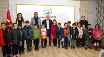 Başkan Öztürk, küçük öğrencilere belediyeciliği anlattı
