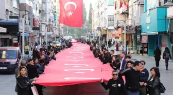 Bayraklı'da Hayat İki Dakika Boyunca Durdu