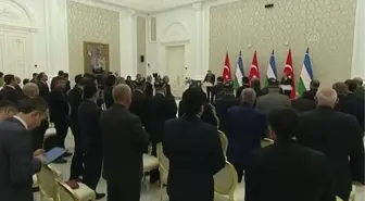 Cumhurbaşkanı Erdoğan, Özbekistan'da 'İmam Buhari' Nişanı ile ödüllendirildi