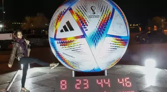 2022 Dünya Kupası'nın resmi topunun dev versiyonu Beşiktaş'ta sergileniyor