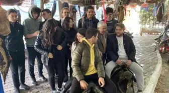 Beylikdüzü'nde öğrenciler, derslerinin stresini balık yiyerek attı