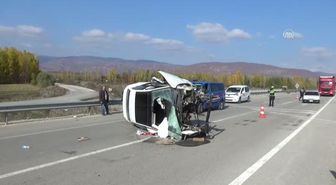 Devrilen otomobilin sürücüsü yaralandı