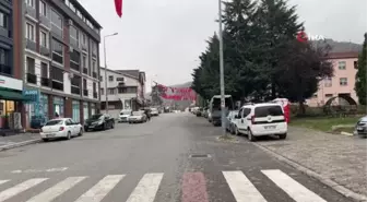 Kaynaşlı depremin izlerini siliyor