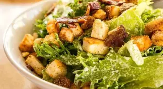 Tavuklu Sezar Salata tarifi! Masterchef Tavuklu Sezar Salata nedir, nasıl yapılır? Tavuklu Sezar Salata için gerekli malzemeler!