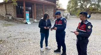 Aydın'da jandarma ekipleri vatandaşlara KADES'i tanıttı