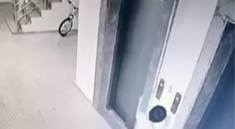 DUVARDAN KOPAN MERMERİN ALTINDA KALMAKTAN SON ANDA KURTULDU
