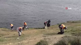Eyüpsultan'da göl kenarından 1 buçuk ton çöp toplandı