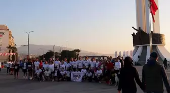İzmir Karşıyaka'da 1.700 Kişi Ata'dan Ana'ya Koştu