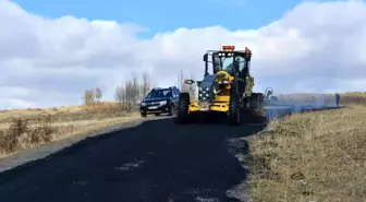Köylerde asfalt çalışmaları devam ediyor