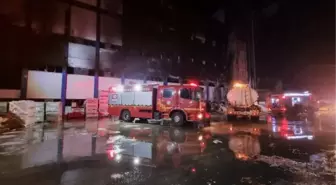 PLASTİK FABRİKASININ DEPOSUNDA ÇIKAN YANGIN MADDİ HASARA NEDEN OLDU