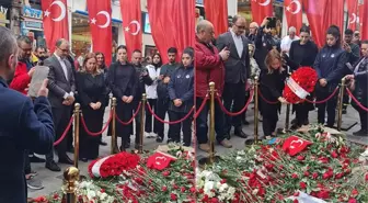 Arnavutluk'un İstanbul Başkonsolosluğu, İstiklal Caddesi'nde hayatını kaybedenleri andı