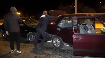 Kırıkkale'de iki otomobil çarpıştı: 4 yaralı